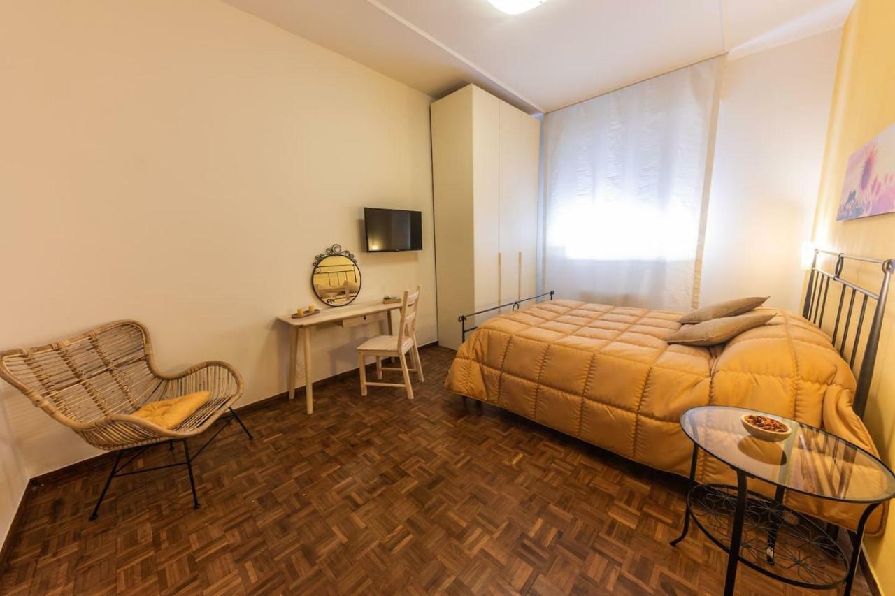 Downtown Bologna Apartment Bagian luar foto